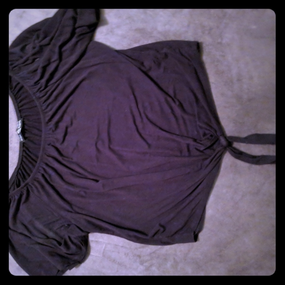 Blouse with tie accent